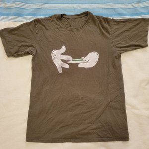 Brown T-Shirt Micky Mouse Hands Rolling Joint